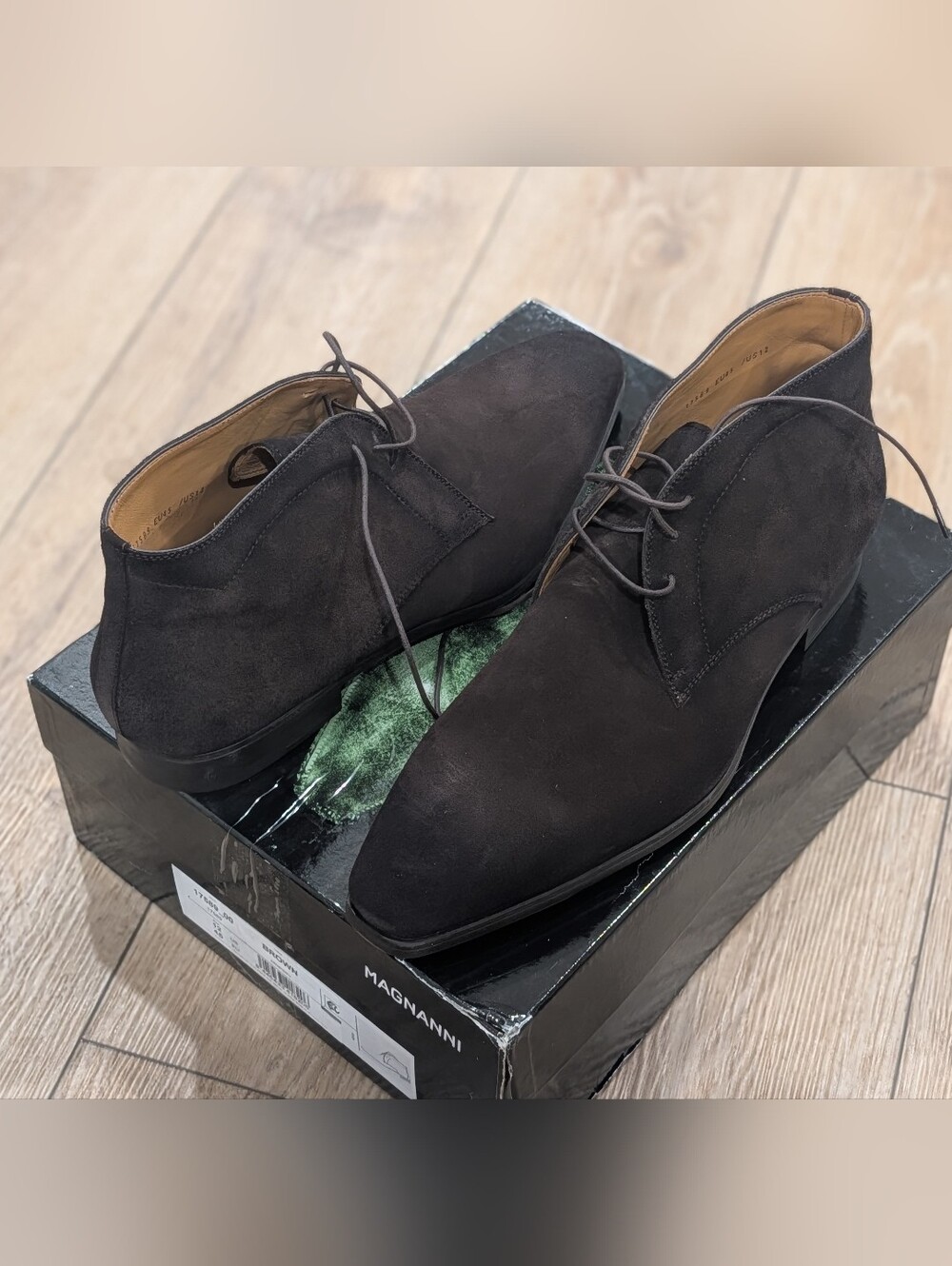 $495 Mens Magnanni Sueede Chukka Boots Brown US 12